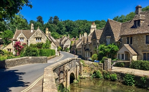 Castle-Combe